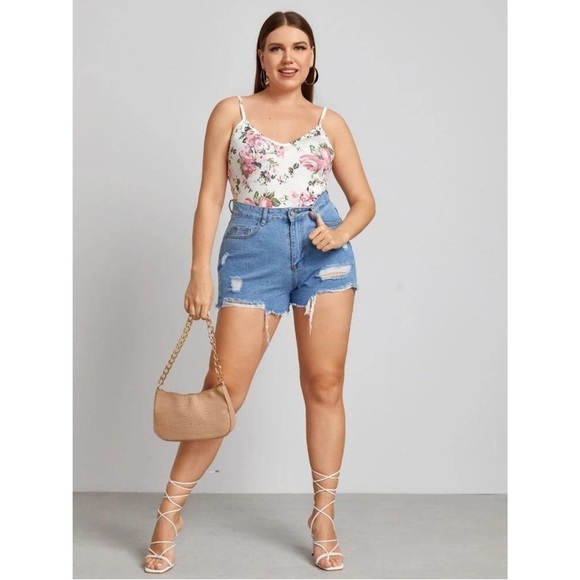✨ SHEIN Floral Print Bodysuit 1X Pink Roses Tank Cami Plus Size Gorgeous! - Picture 1 of 11